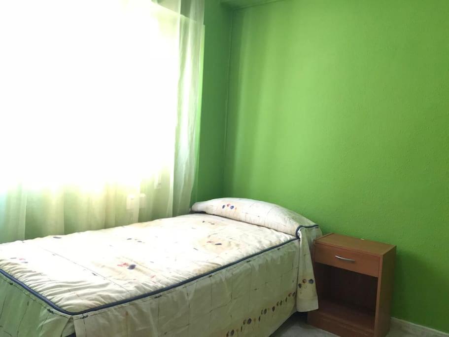 Apartamento Apartamento Aitana.Esta A 2 Km De La Playa Andando Alicante Exterior foto