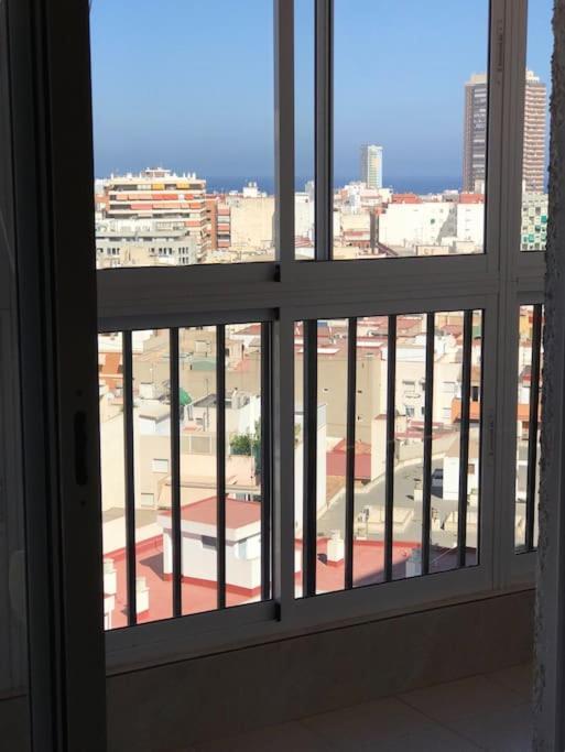 Apartamento Apartamento Aitana.Esta A 2 Km De La Playa Andando Alicante Exterior foto